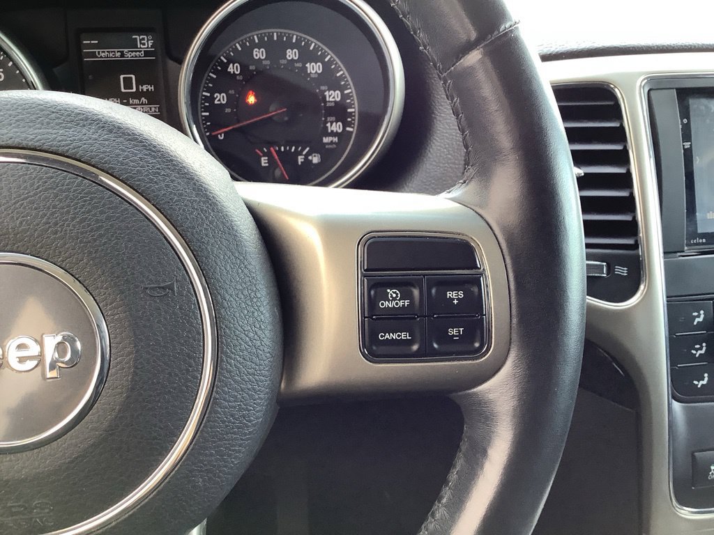 Used 2013 Jeep Grand Cherokee Laredo w/ Laredo E Group AWD/4WD image 11
