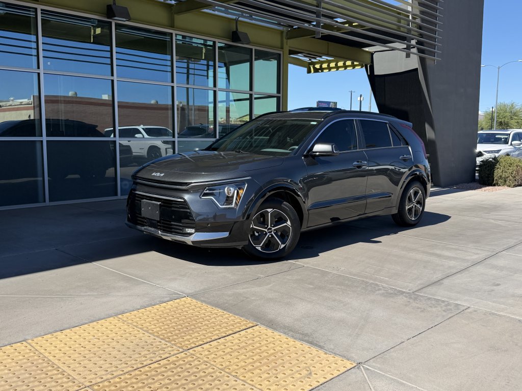 Used 2025 Kia Niro FWD image 1