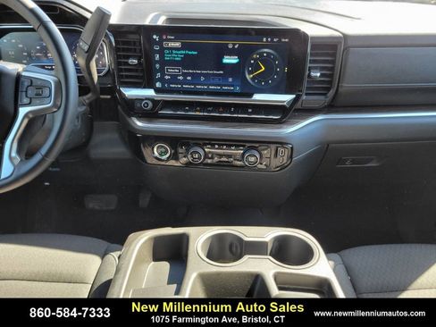 Used 2024 Chevrolet Silverado 1500 LT image 13