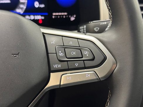 Used 2022 Volkswagen Atlas Cross Sport SE FWD image 22