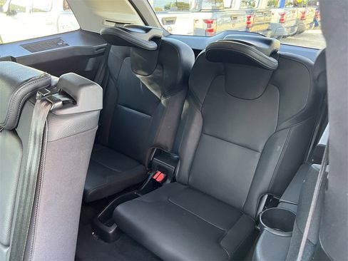 Used 2024 Volvo XC90 B6 Plus image 25