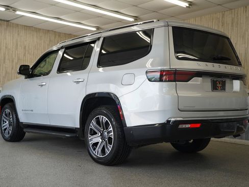 Used 2022 Jeep Wagoneer Series III w/ Convenience Group I AWD/4WD image 7
