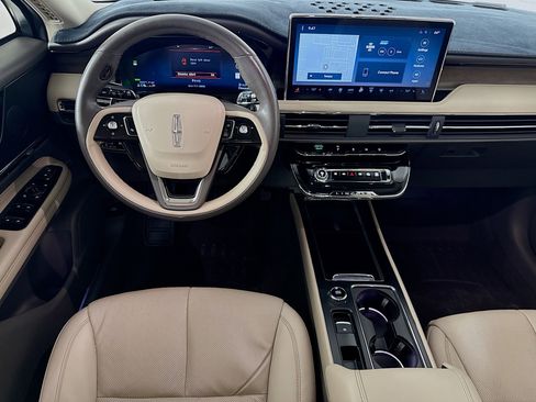 Used 2024 Lincoln Corsair Grand Touring image 28