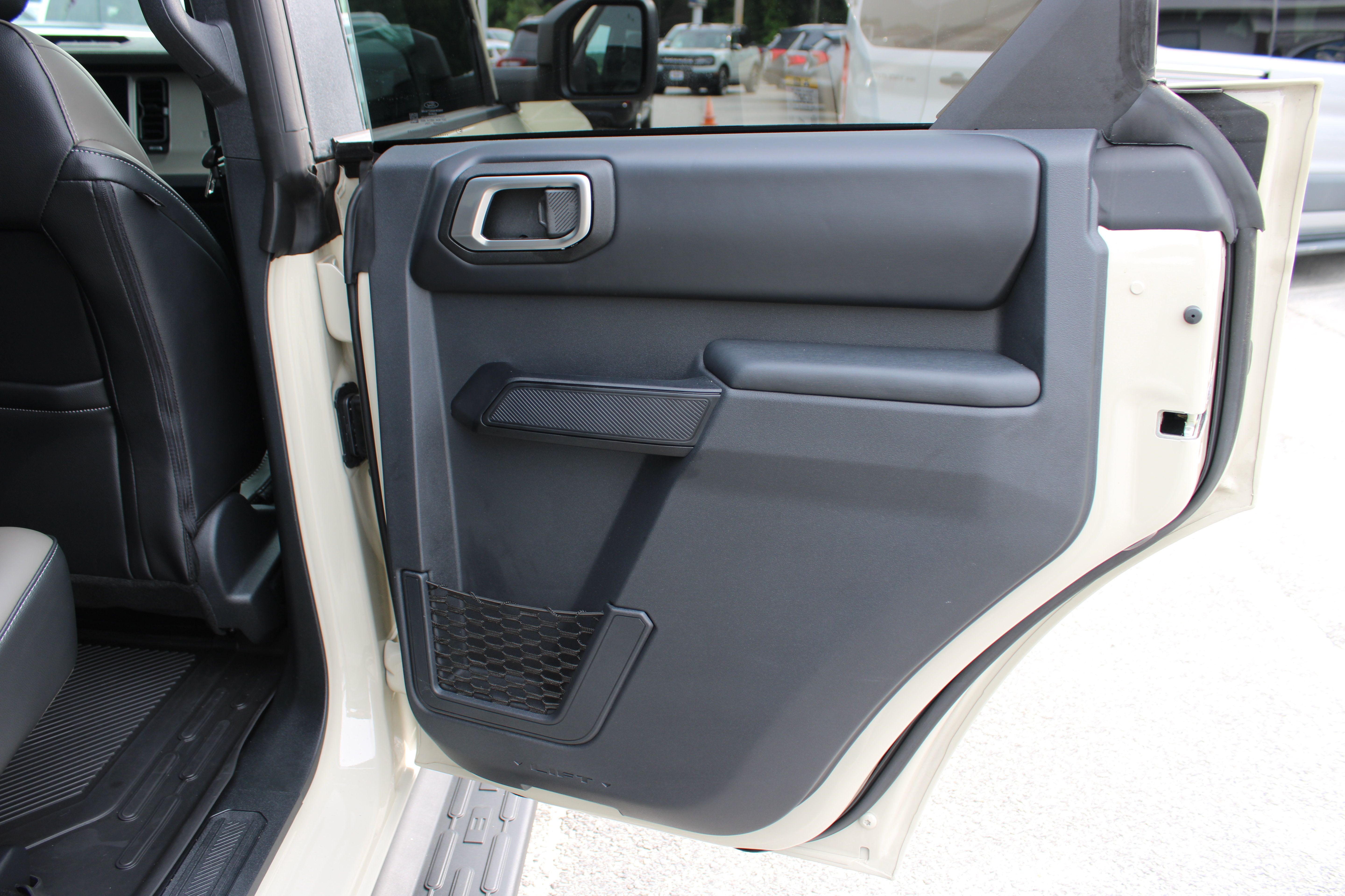 Used 2026 Ford Bronco Outer Banks AWD/4WD image 14
