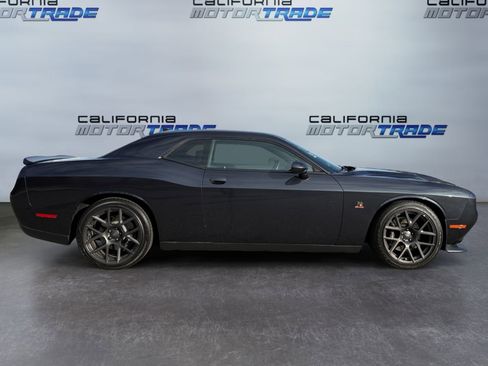 Used 2018 Dodge Challenger R/T Scat Pack image 4