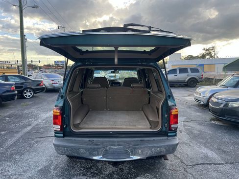Used 1998 Ford Explorer XLT image 11