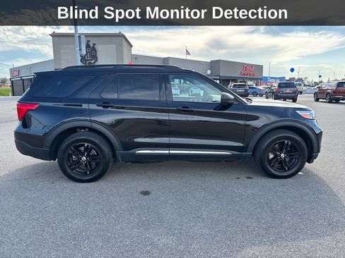Used 2024 Ford Explorer XLT w/ Equipment Group 202A AWD/4WD image 8