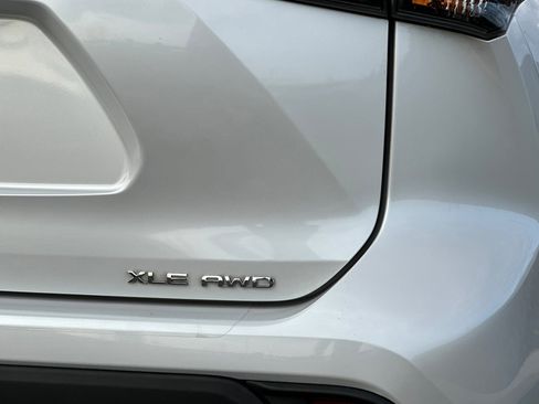 Used 2022 Toyota Highlander XLE image 33