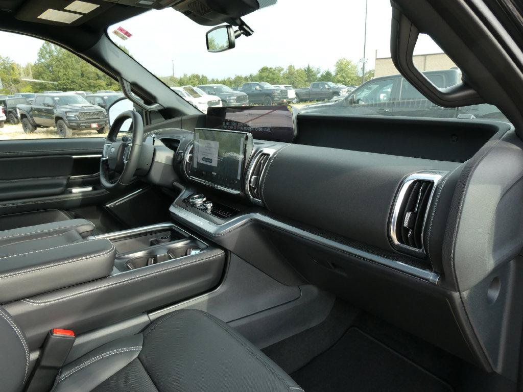 New 2027 Ford Expedition Platinum w/ Stealth Performance Package AWD/4WD image 12