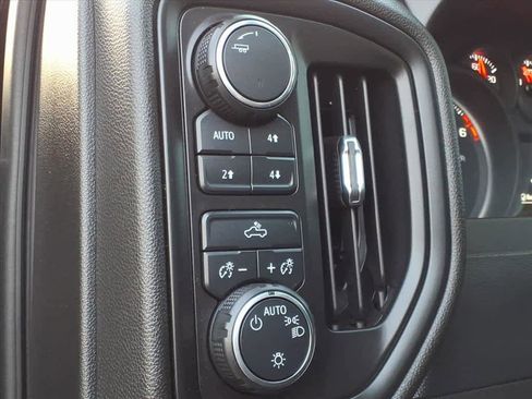 Used 2020 Chevrolet Silverado 1500 Custom Trail Boss image 15