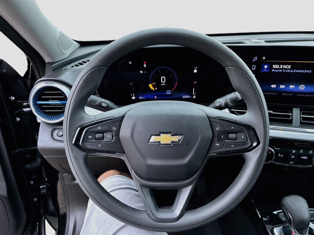 Used 2026 Chevrolet Trax LT FWD image 11