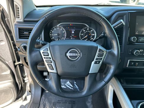 Used 2024 Nissan Titan SV w/ SV Convenience Package image 21