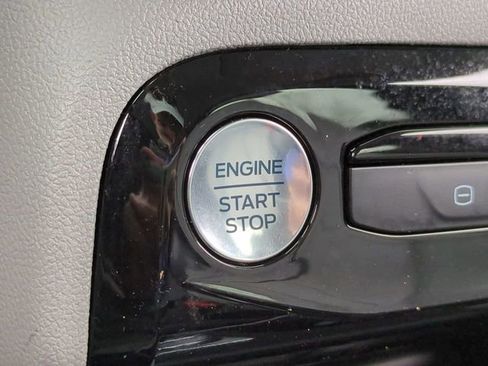 Used 2025 Ford Escape Platinum image 28