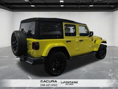 Used 2022 Jeep Wrangler Unlimited Sahara w/ Cold Weather Group AWD/4WD image 5