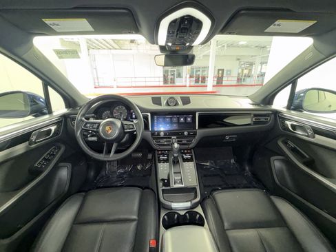 Used 2022 Porsche Macan w/ Premium Package Plus image 23