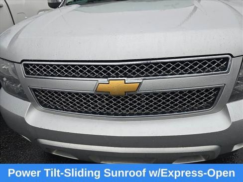 Used 2013 Chevrolet Avalanche LTZ image 17