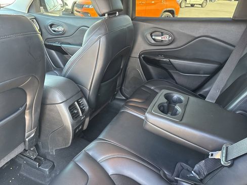 Used 2021 Jeep Cherokee Latitude Plus image 26