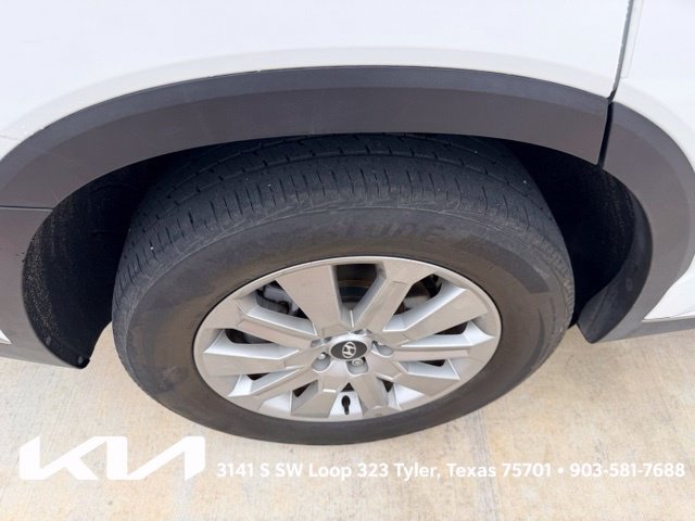 Used 2025 Hyundai Palisade SEL FWD image 12