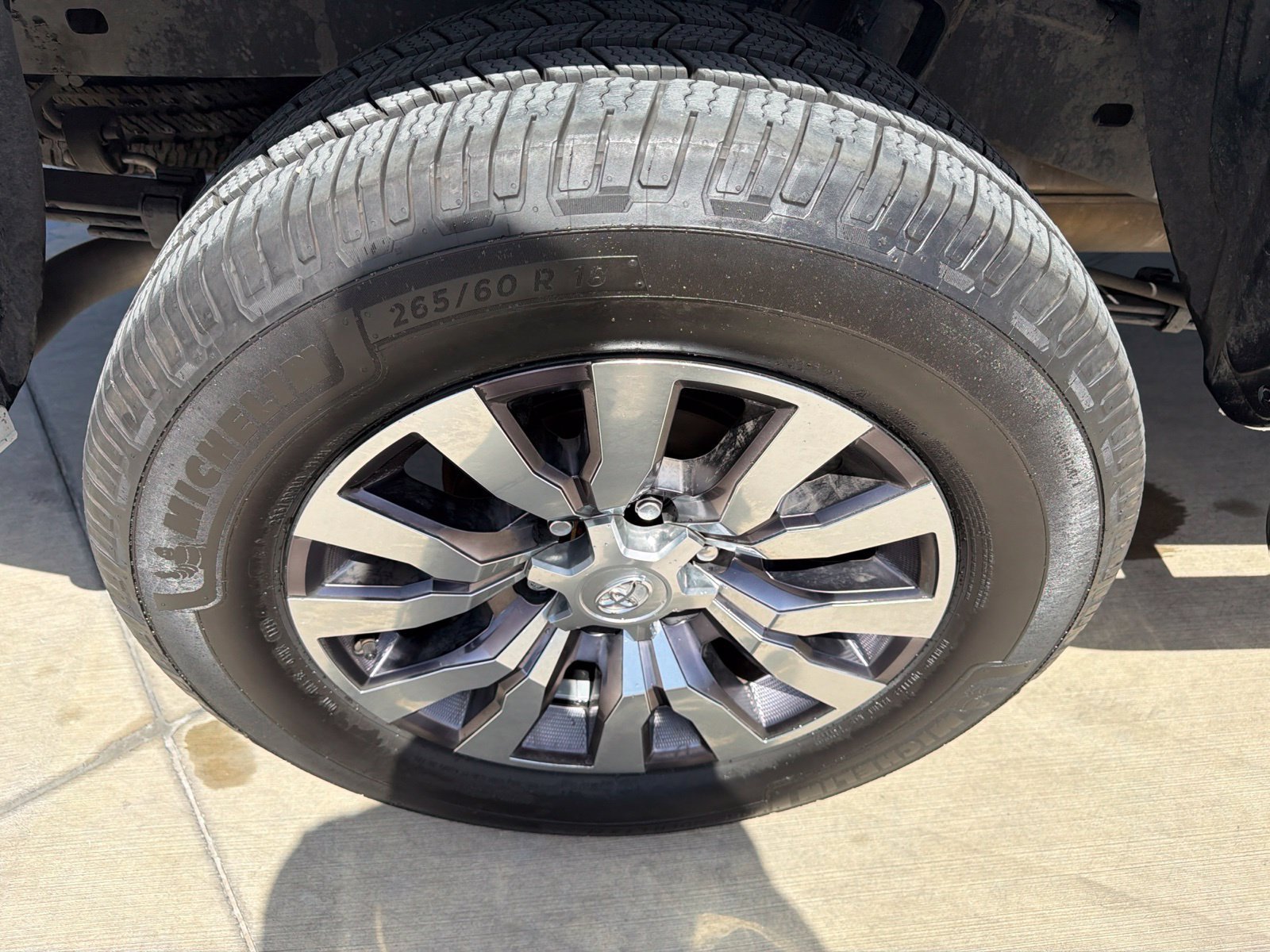 Used 2021 Toyota Tacoma Limited RWD image 13