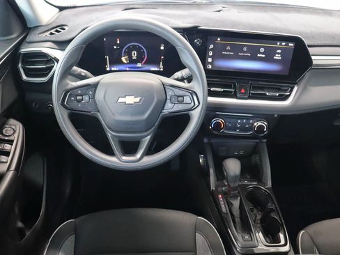 Used 2025 Chevrolet TrailBlazer LT FWD image 11