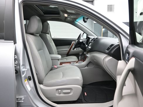 Used 2012 Toyota Highlander Limited image 13