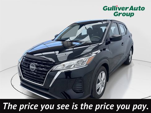 Used 2022 Nissan Kicks S image 1