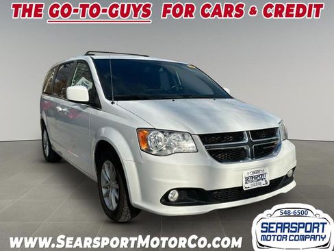 Used 2019 Dodge Grand Caravan SXT image 3