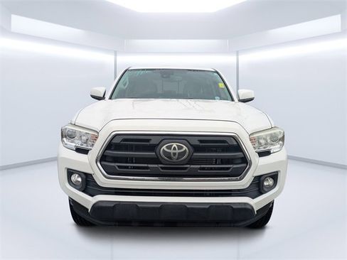 Used 2019 Toyota Tacoma SR5 image 8