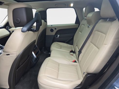 Used 2020 Land Rover Range Rover Sport HSE image 18