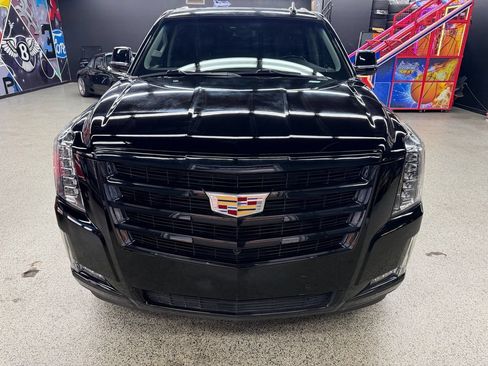 Used 2020 Cadillac Escalade ESV Luxury w/ Escalade Sport Edition AWD/4WD image 8