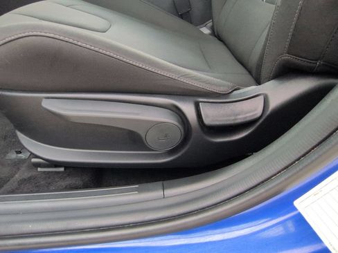 Used 2025 Hyundai Elantra SEL FWD image 14