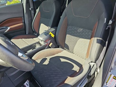 Used 2023 Nissan Kicks SR FWD image 19