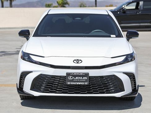Used 2026 Toyota Camry Hybrid w/ Convenience Package FWD image 2