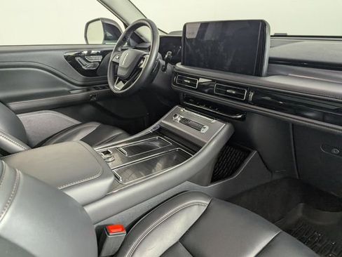 Used 2025 Lincoln Aviator AWD w/ Jet Appearance Package image 24
