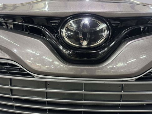 Used 2020 Toyota Camry XLE FWD image 15