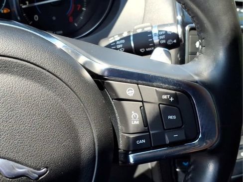 Used 2018 Jaguar F-PACE R-Sport AWD/4WD image 24