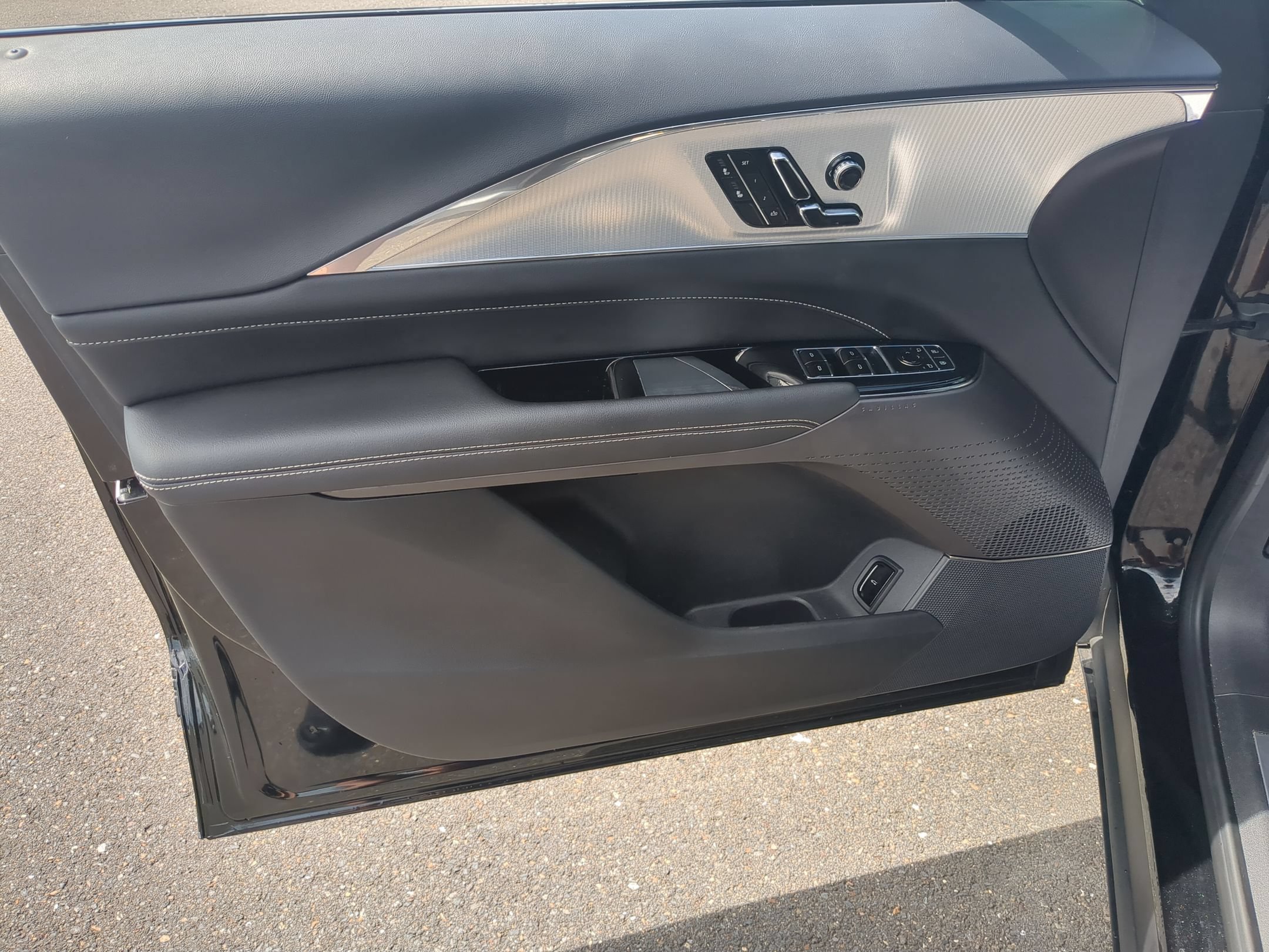 Certified 2024 Cadillac Lyriq Tech RWD image 20