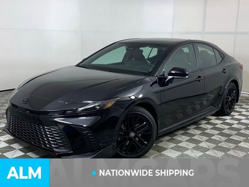 Used 2026 Toyota Camry SE image 3