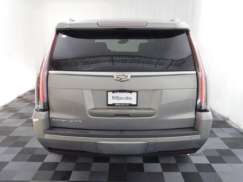 Used 2017 Cadillac Escalade ESV Luxury AWD/4WD image 19