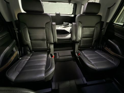 Used 2019 GMC Yukon Denali w/ Denali Ultimate Package AWD/4WD image 32
