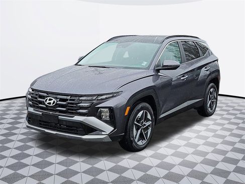 Certified 2025 Hyundai Tucson SEL image 2