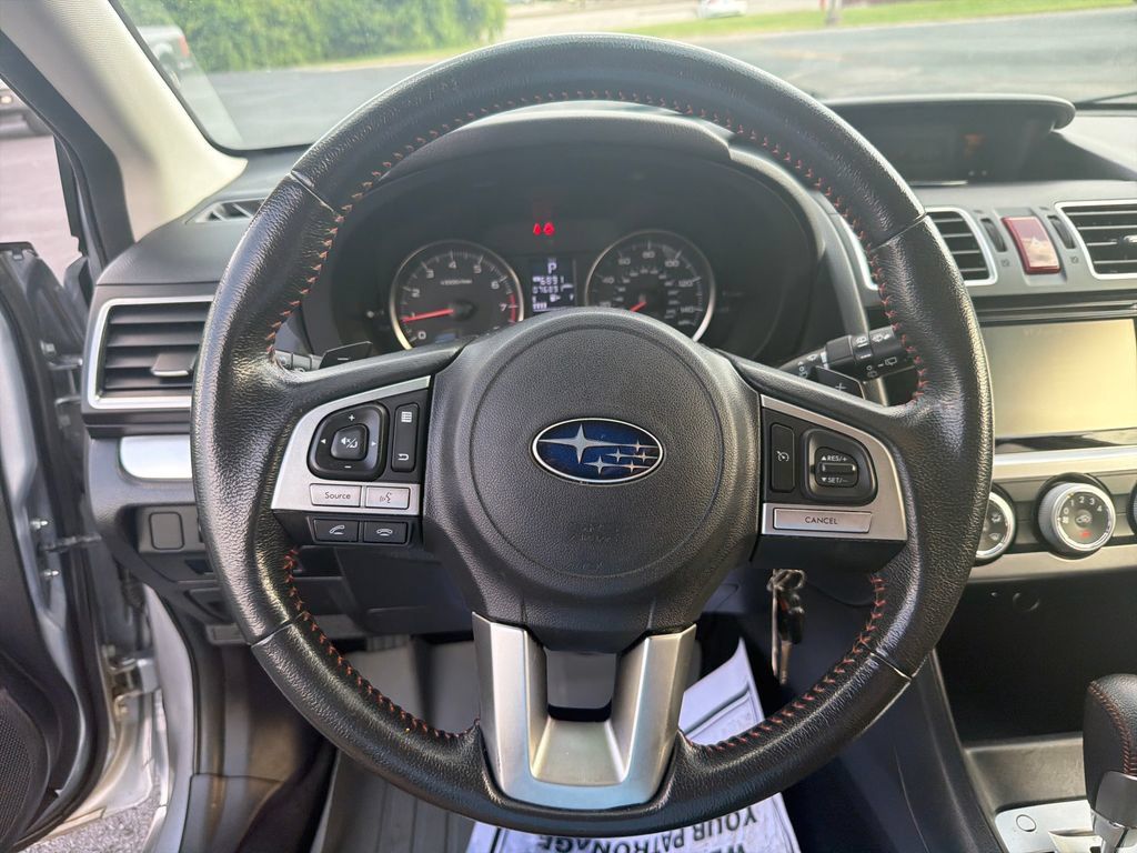 Used 2017 Subaru Crosstrek 2.0i Premium w/ Moonroof Package AWD/4WD image 6