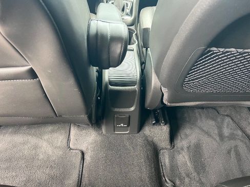 Used 2018 Buick Encore Premium image 19