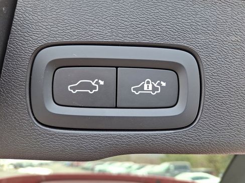 Certified 2023 Volvo XC60 B5 Plus w/ Climate Package image 29