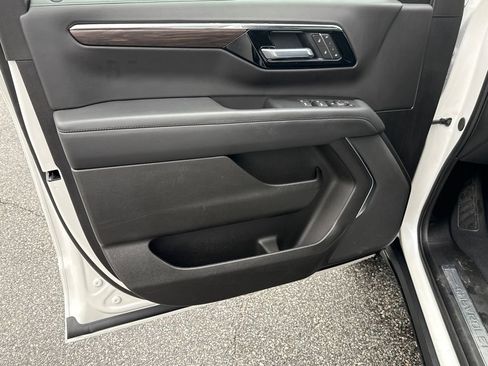 Certified 2025 Chevrolet Suburban Z71 image 10