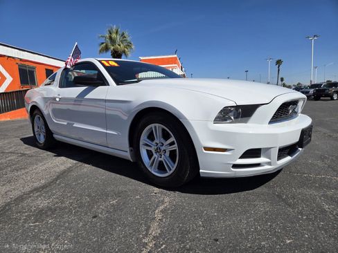 Used 2014 Ford Mustang Coupe image 4