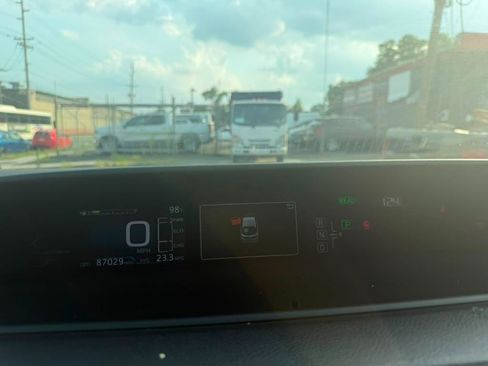 Used 2017 Toyota Prius Prime Plus w/ Carpet Mat Package FWD image 21