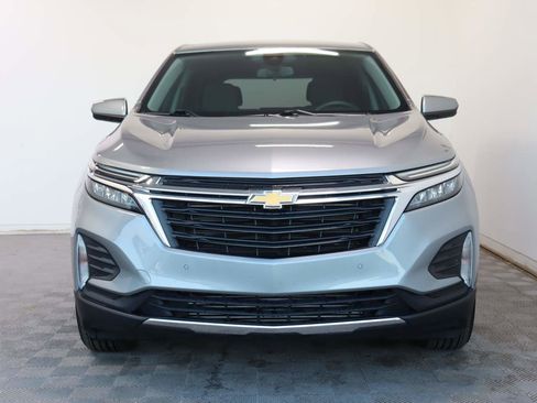 Used 2023 Chevrolet Equinox LT image 2