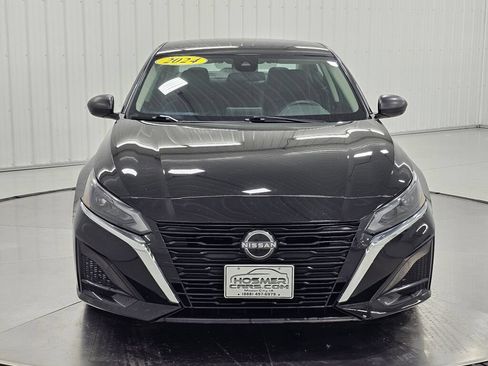 Used 2024 Nissan Altima 2.5 SV FWD image 9
