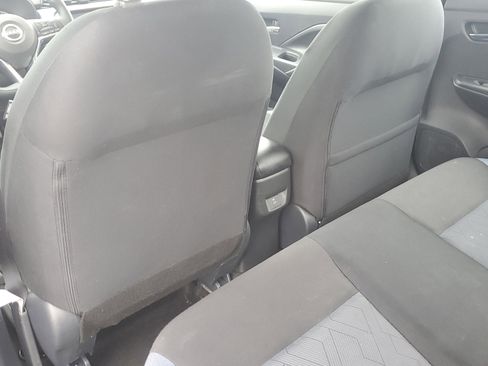 Used 2025 Nissan Versa SV FWD image 10